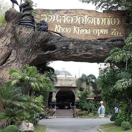 Sriracha Hotel And Spa Ban Huai Yai Phrom Dış mekan fotoğraf